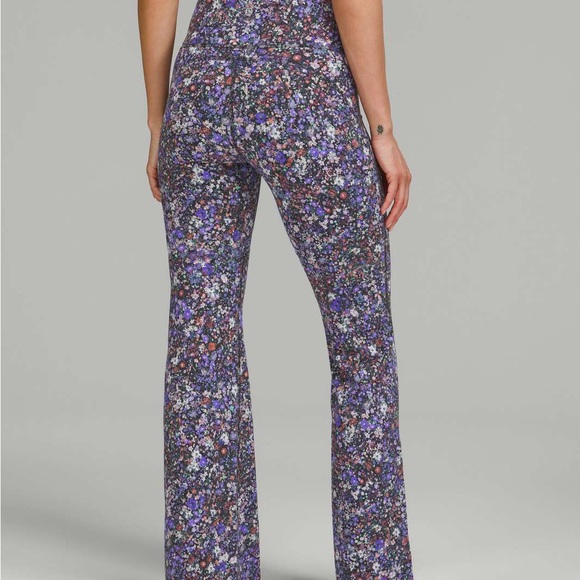 NWT Lululemon Groove SHR Flare - Picture 2 of 8